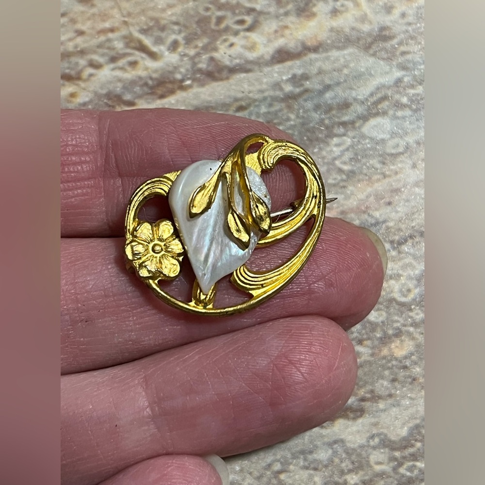 Antique Art Nouveau Small Pin/Brooch